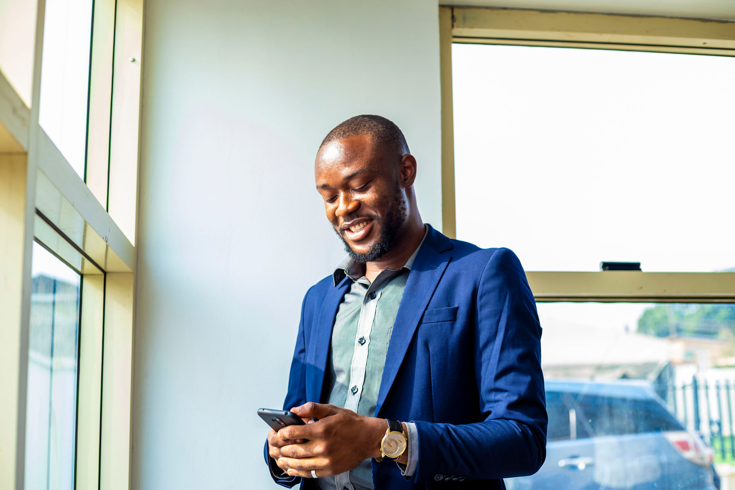 social-media-person-on-phone-in-office